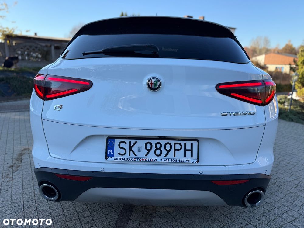Alfa Romeo Stelvio 2.0 Turbo Sprint Q4 - 4