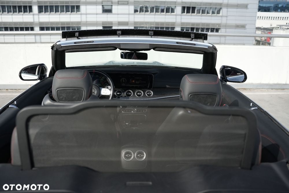 Mercedes-Benz Klasa E AMG 53 4-Matic+ - 23