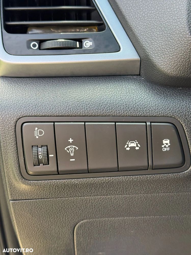 Hyundai Tucson blue 1.7 CRDi 2WD DCT Premium - 18