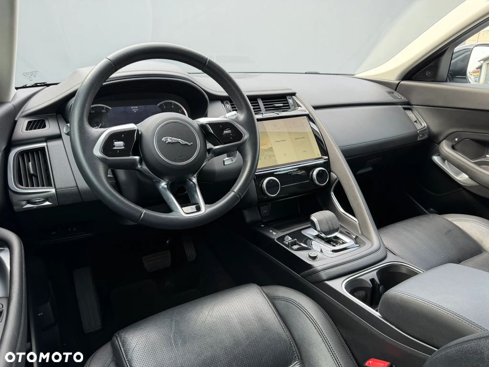 Jaguar E-Pace 1.5 P160 mHEV SE - 12