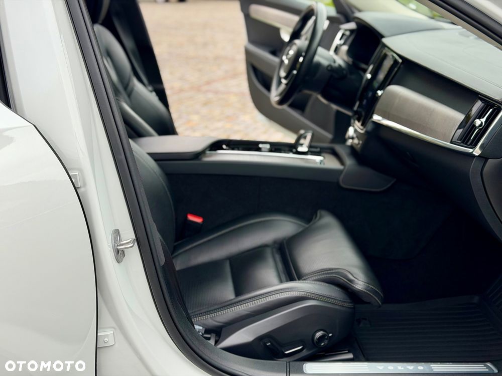Volvo V90 Cross Country B5 D AWD Ultimate - 19