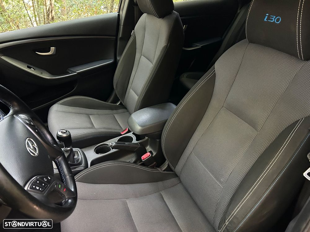 Hyundai i30 1.6 CRDI Blue Comfort J16 - 19