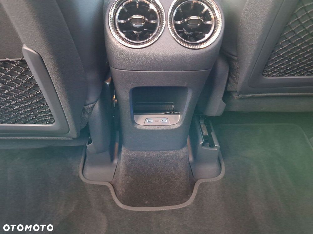 Mercedes-Benz GLB - 20