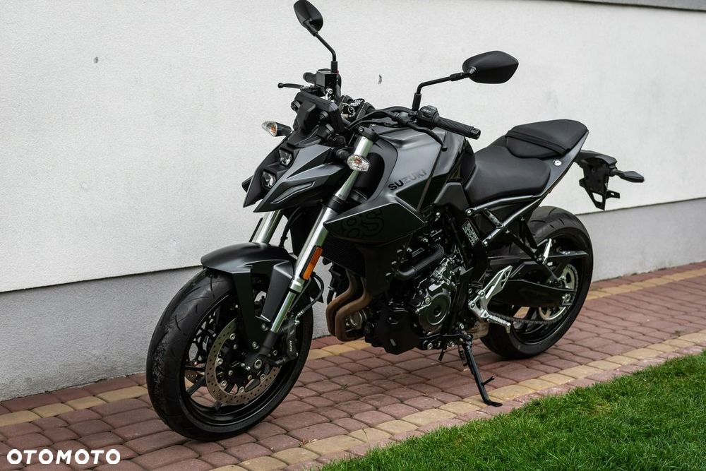 Suzuki GSX - 7