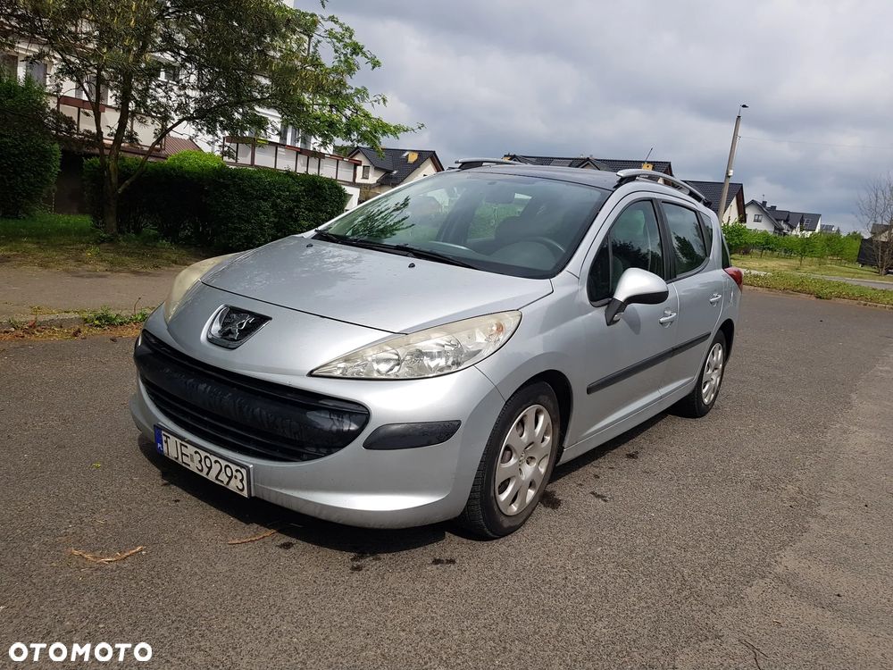 Peugeot 207 - 1