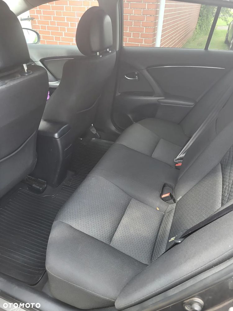 Toyota Avensis - 4