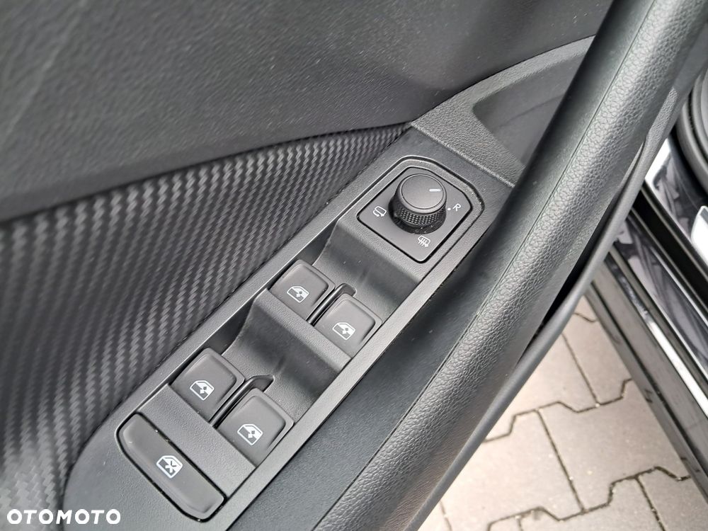 Skoda Kamiq 1.5 TSI Monte Carlo DSG - 25