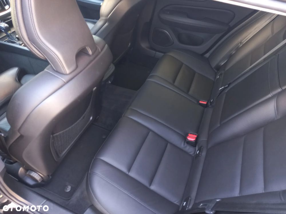 Volvo V60 D3 Momentum Pro - 5