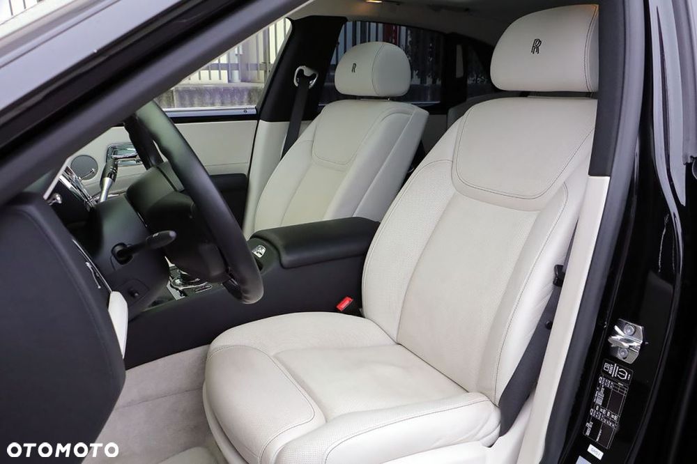 Rolls-Royce Ghost Standard - 10