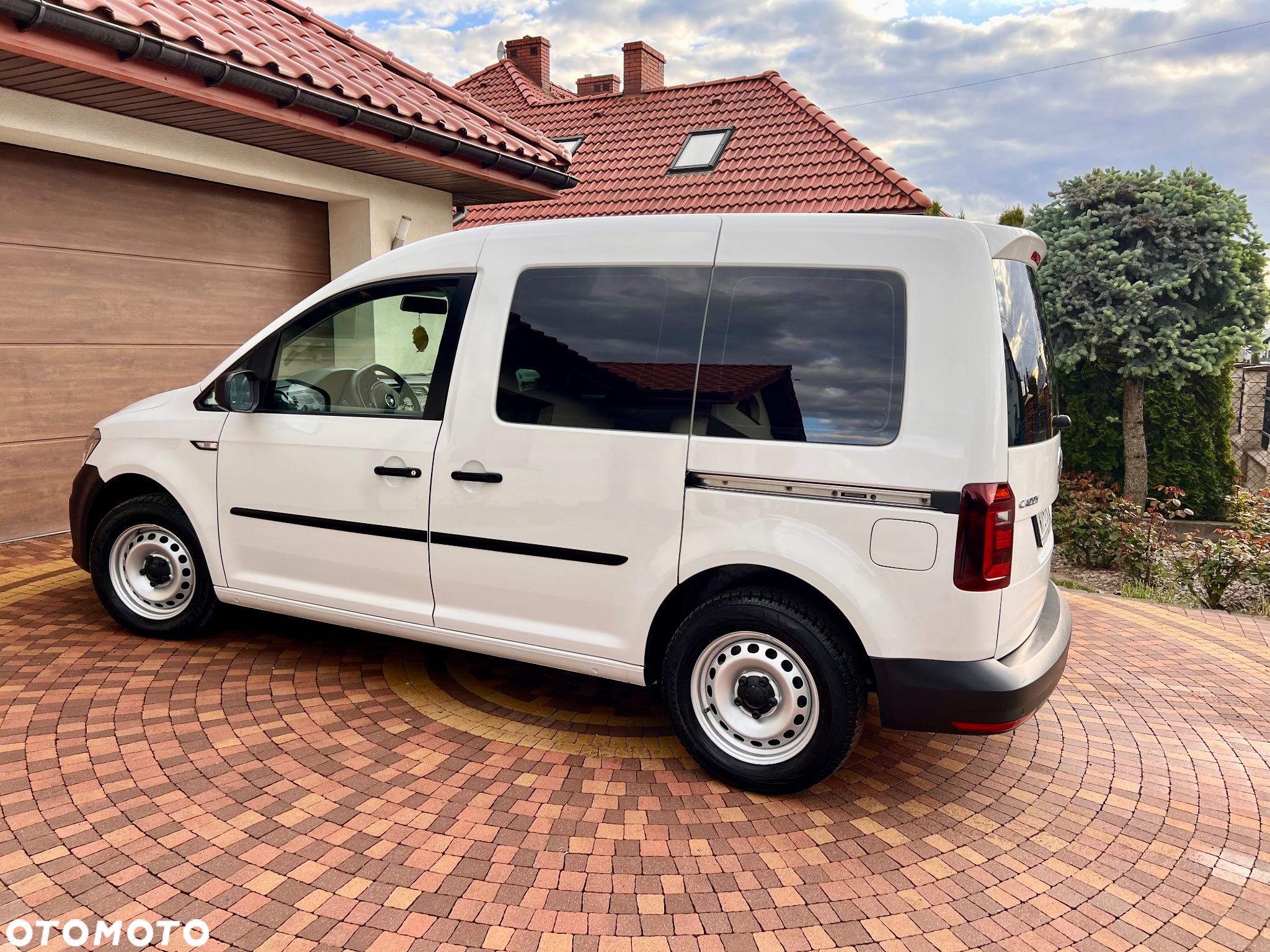 Volkswagen Caddy 2.0 TDI Comfortline - 25