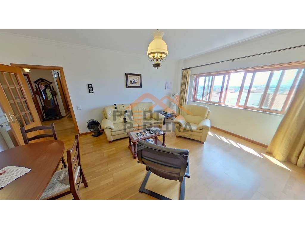 Situado na Serra da Amoreira, apartamento T3 com dois parqueamentos... - Grande imagem: 5/23