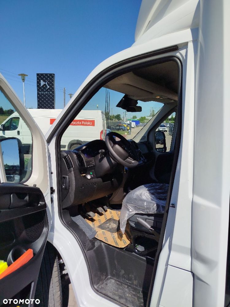 Opel Movano Podwozie z Zabydową Plandeka - 13