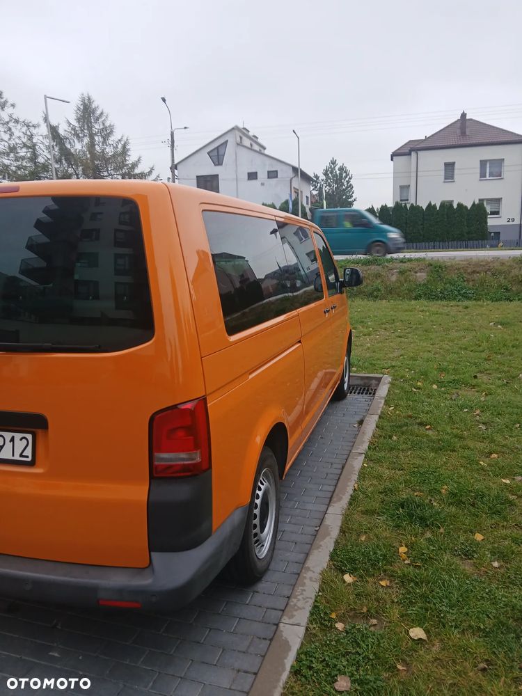 Volkswagen Caravelle - 8