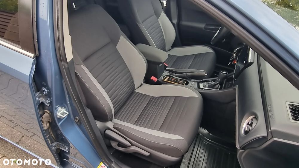 Toyota Auris 1.6 Premium MS - 29