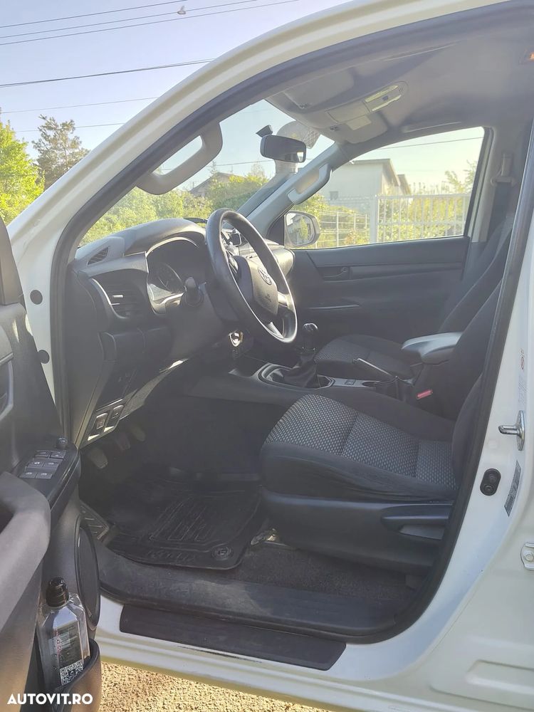 Toyota Hilux 4x4 Double Cab M/T Style - 17