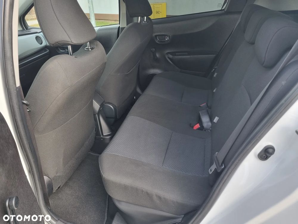 Toyota Yaris Hybrid 100 Life - 14