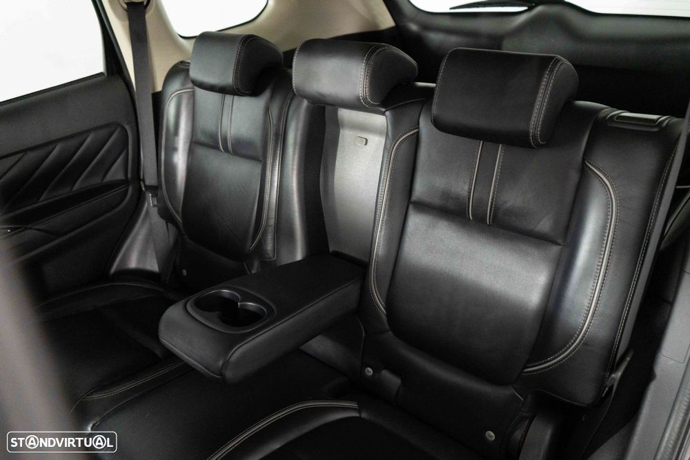 Mitsubishi Outlander 2.0 PHEV Intense Navi - 9