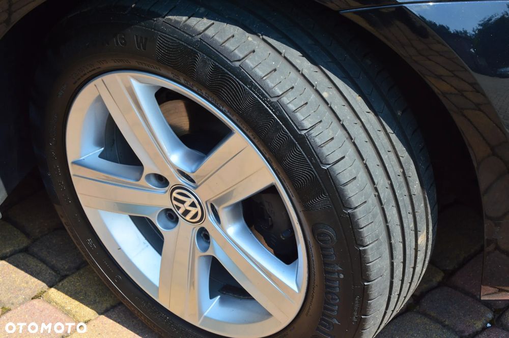 Volkswagen Golf - 36