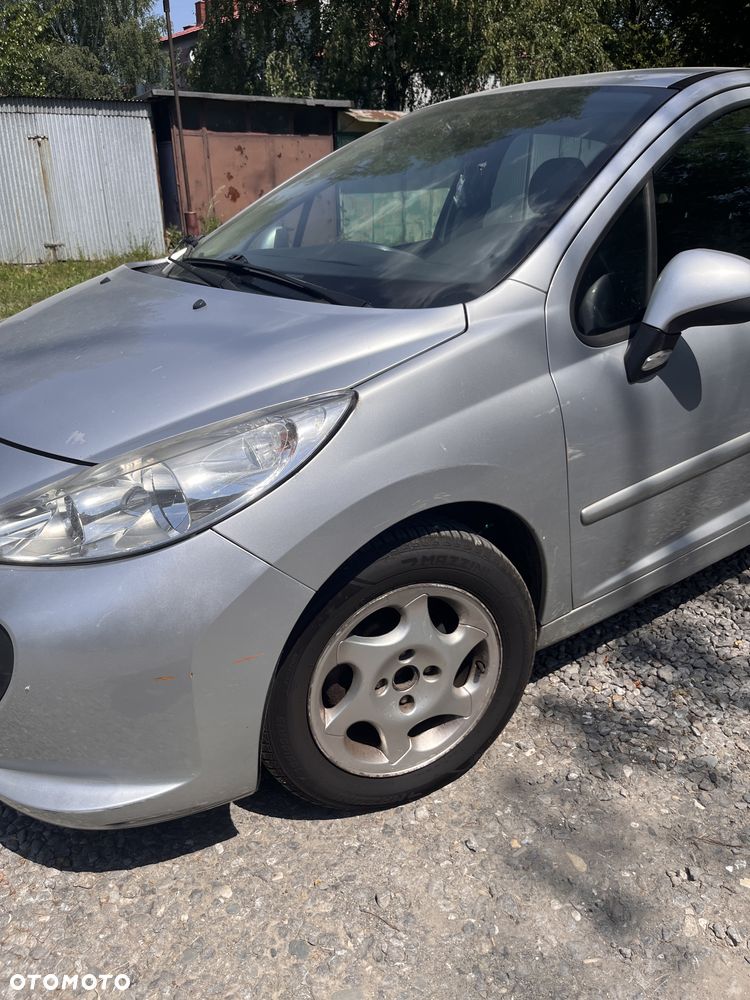 Peugeot 207 - 3