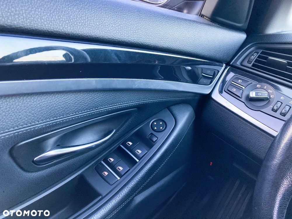 BMW Seria 5 520d - 14