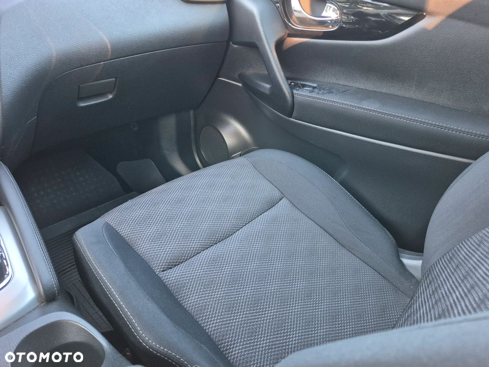 Nissan Qashqai 1.2 DIG-T Xtronic ACENTA - 18