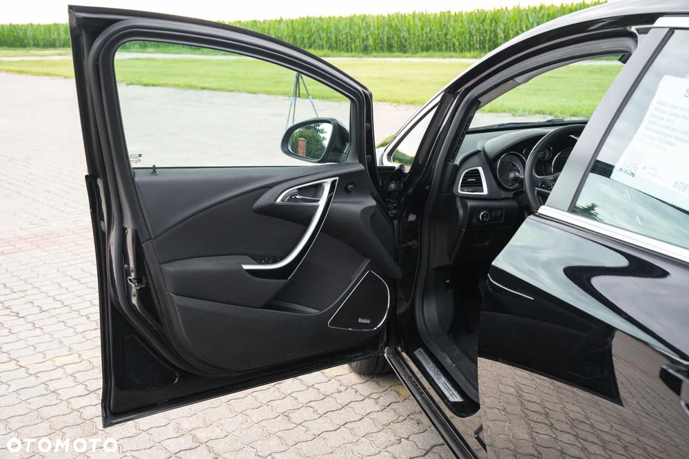 Opel Astra 1.4 T Cosmo S&S - 11