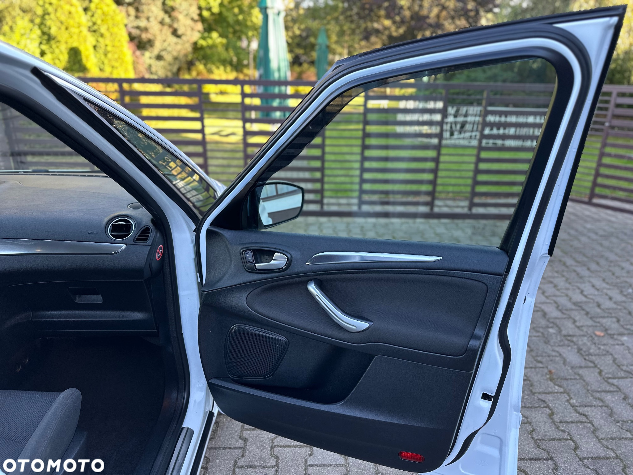 Ford S-Max 2.0 TDCi DPF Titanium - 32