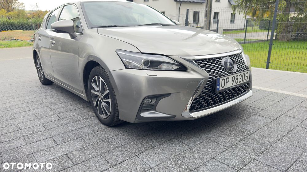 Lexus CT - 1