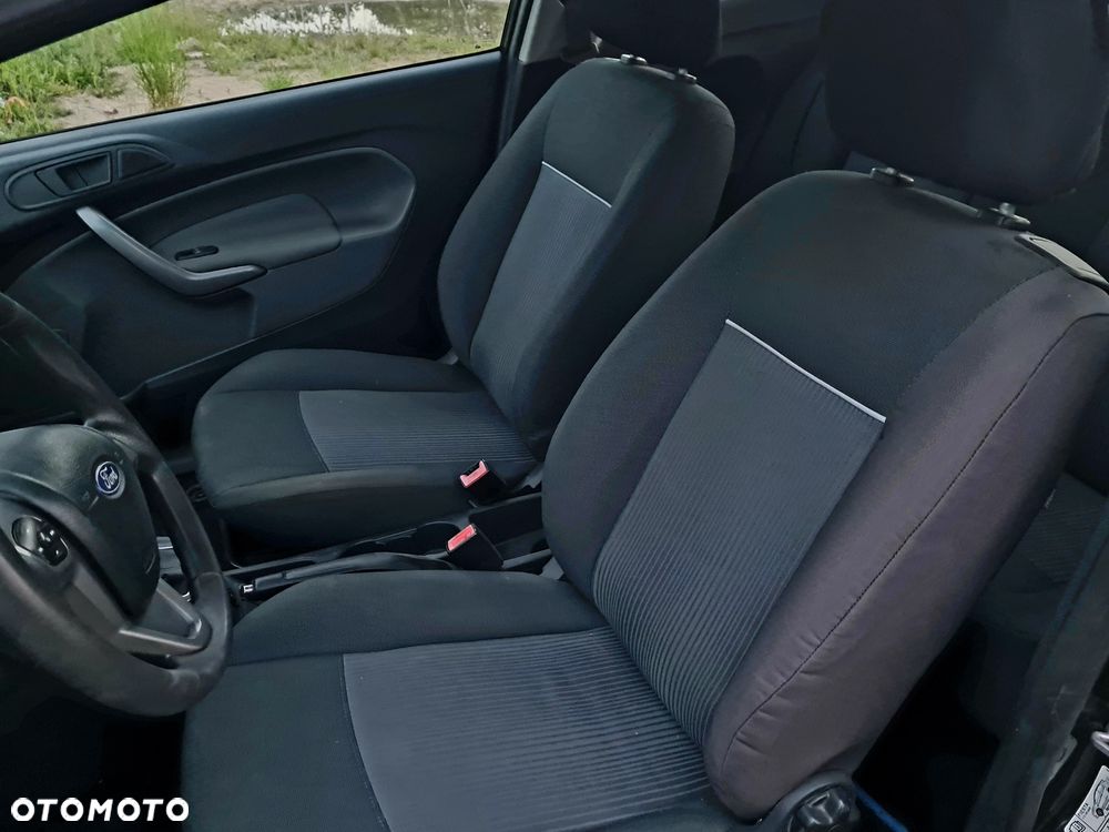 Ford Fiesta - 23