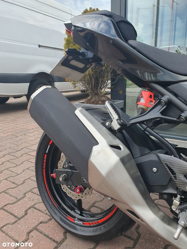 Kawasaki Ninja 400 - 11