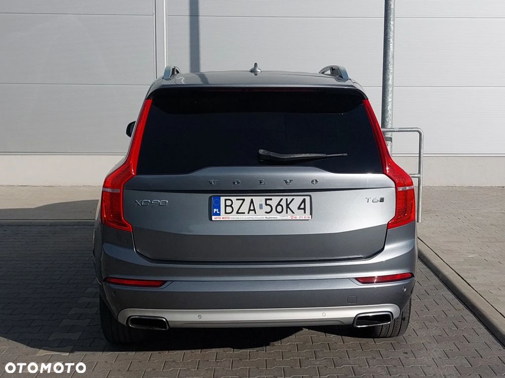 Volvo XC 90 - 22