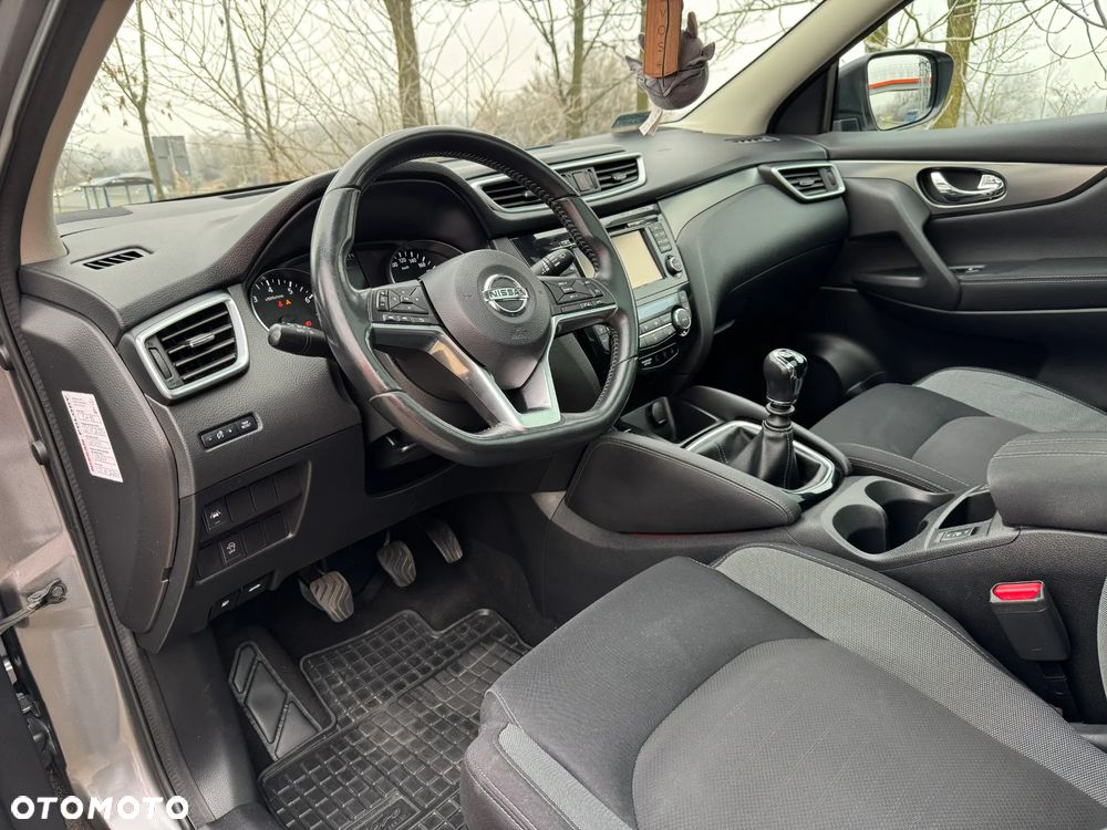 Nissan Qashqai 1.6 DIG-T N-Connecta - 18