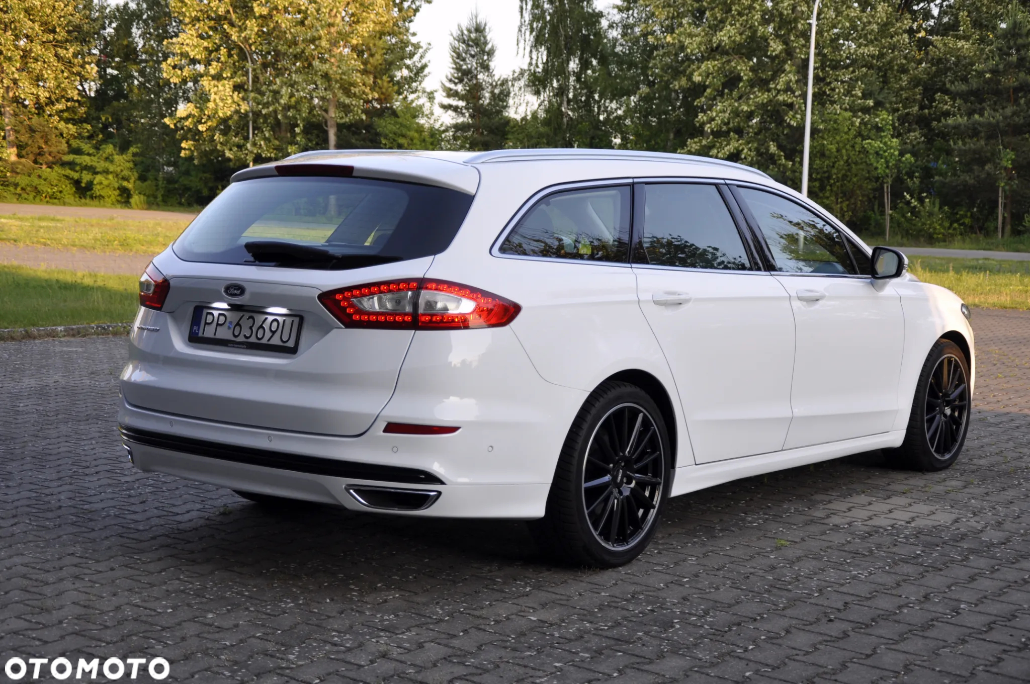 Ford Mondeo Turnier 2.0 TDCi PowerShift-Aut Allrad Titanium - 11
