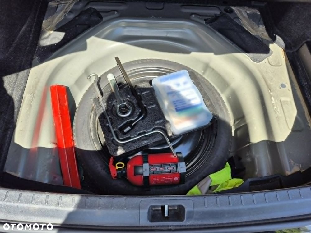 Toyota Corolla 1.6 Active - 22
