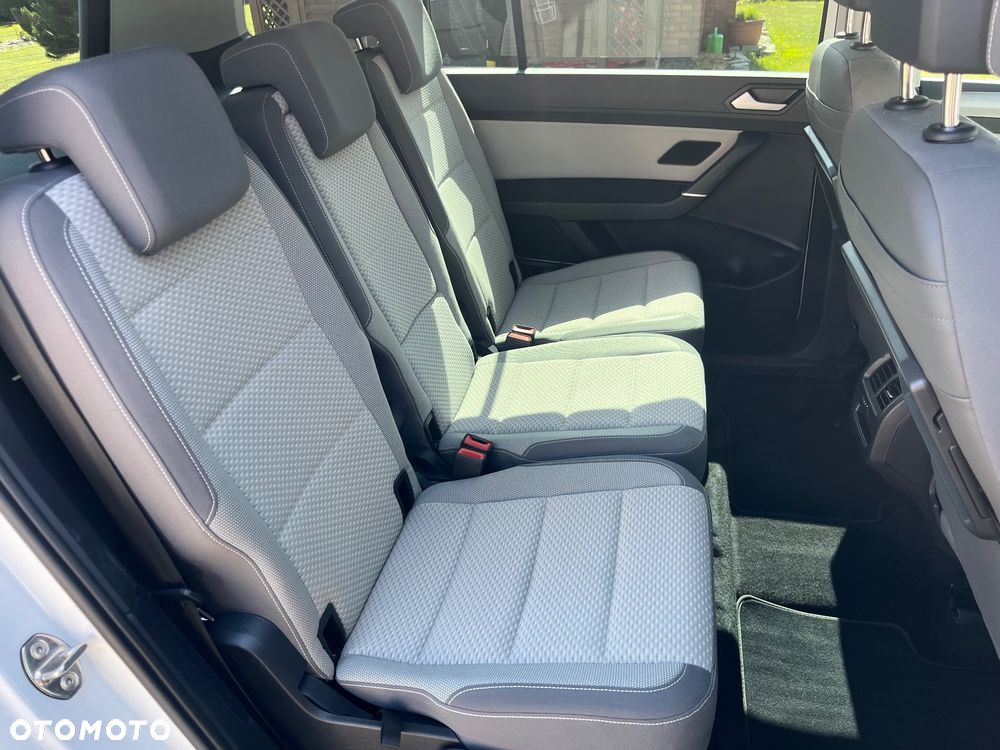 Volkswagen Touran 2.0 TDI SCR DSG ACTIVE - 23