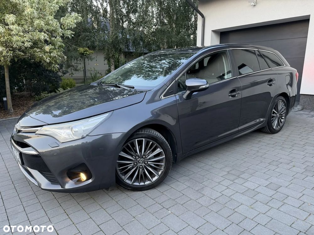 Toyota Avensis 1.8 Premium - 17