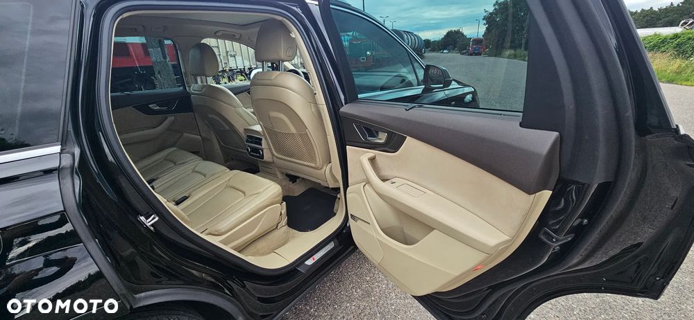Audi Q7 - 12