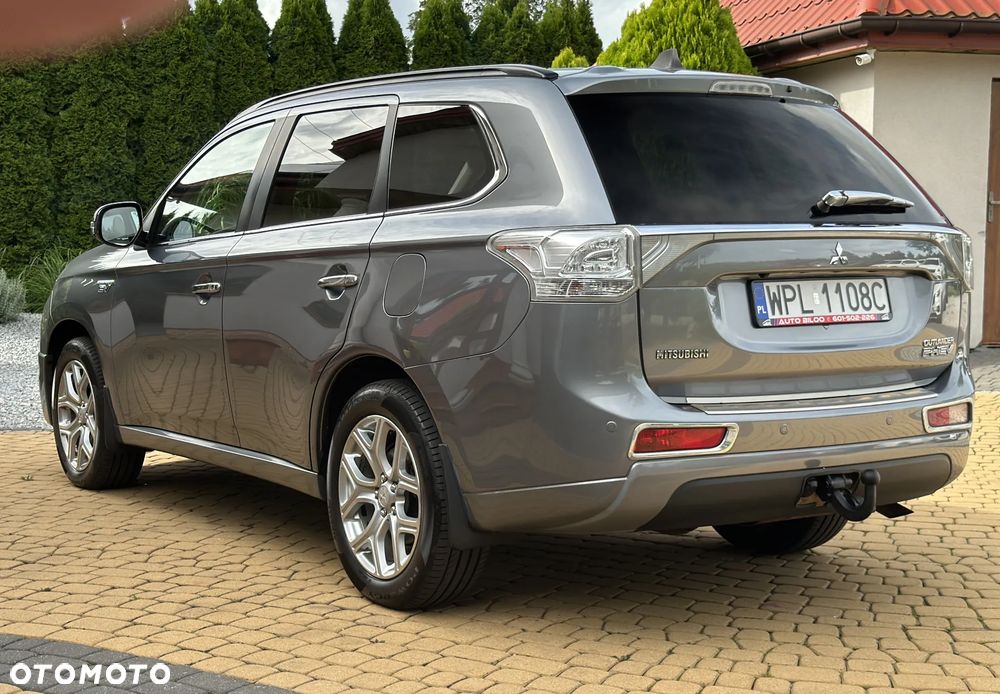 Mitsubishi Outlander - 13