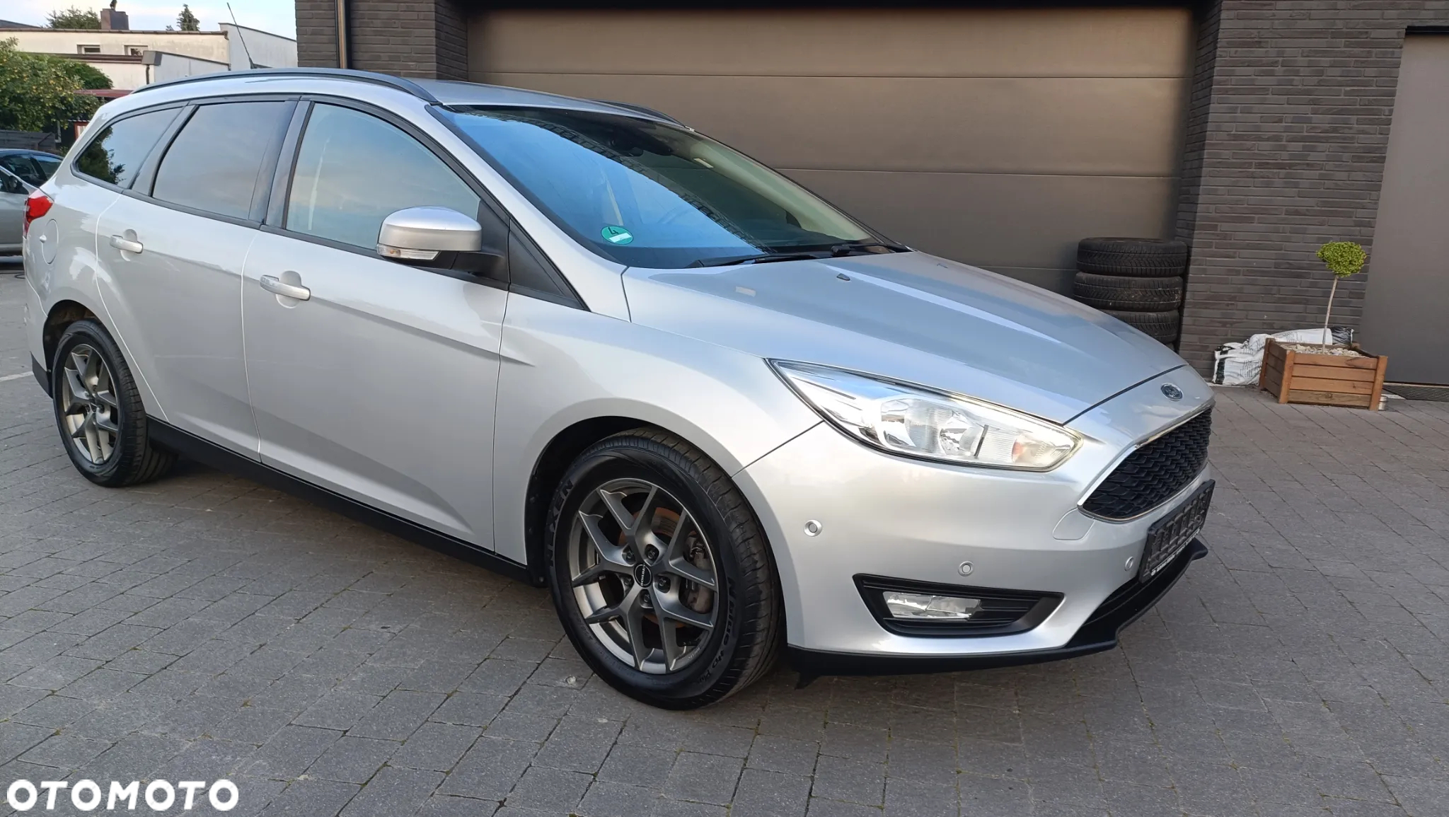 Ford Focus 1.0 EcoBoost Ambiente - 3