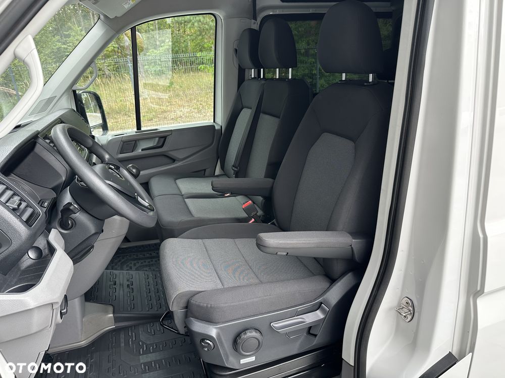 Volkswagen Crafter Brygada 6osób / L3H2 / Salon PL / Serwis Tylko w ASO VW / Pełna historia pojazdu / W oryginalym stanie / Fabryczna Zabudowa / FV23% - 24