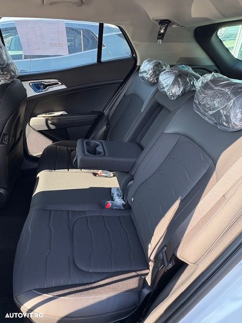 Kia Sportage 1.6 T-GDI 7DCT HP 4x2 MHEV Style - 8