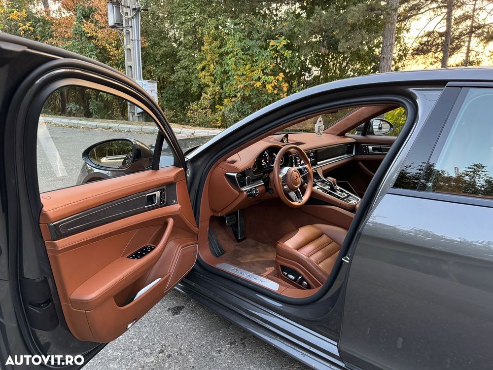 Porsche Panamera 4 E-Hybrid - 4