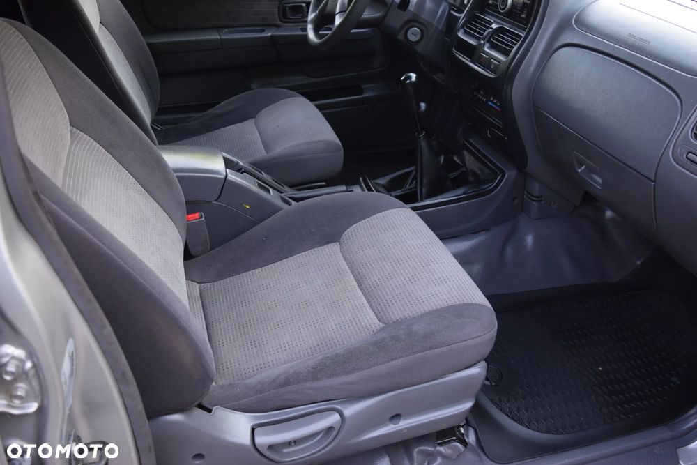Nissan NP300 Pickup 2.5d DC Base - 11