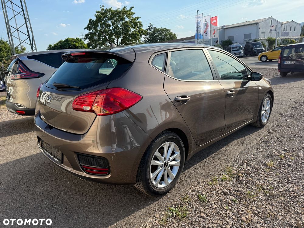 Kia Ceed 1.4 CVVT Dream Team Edition - 2