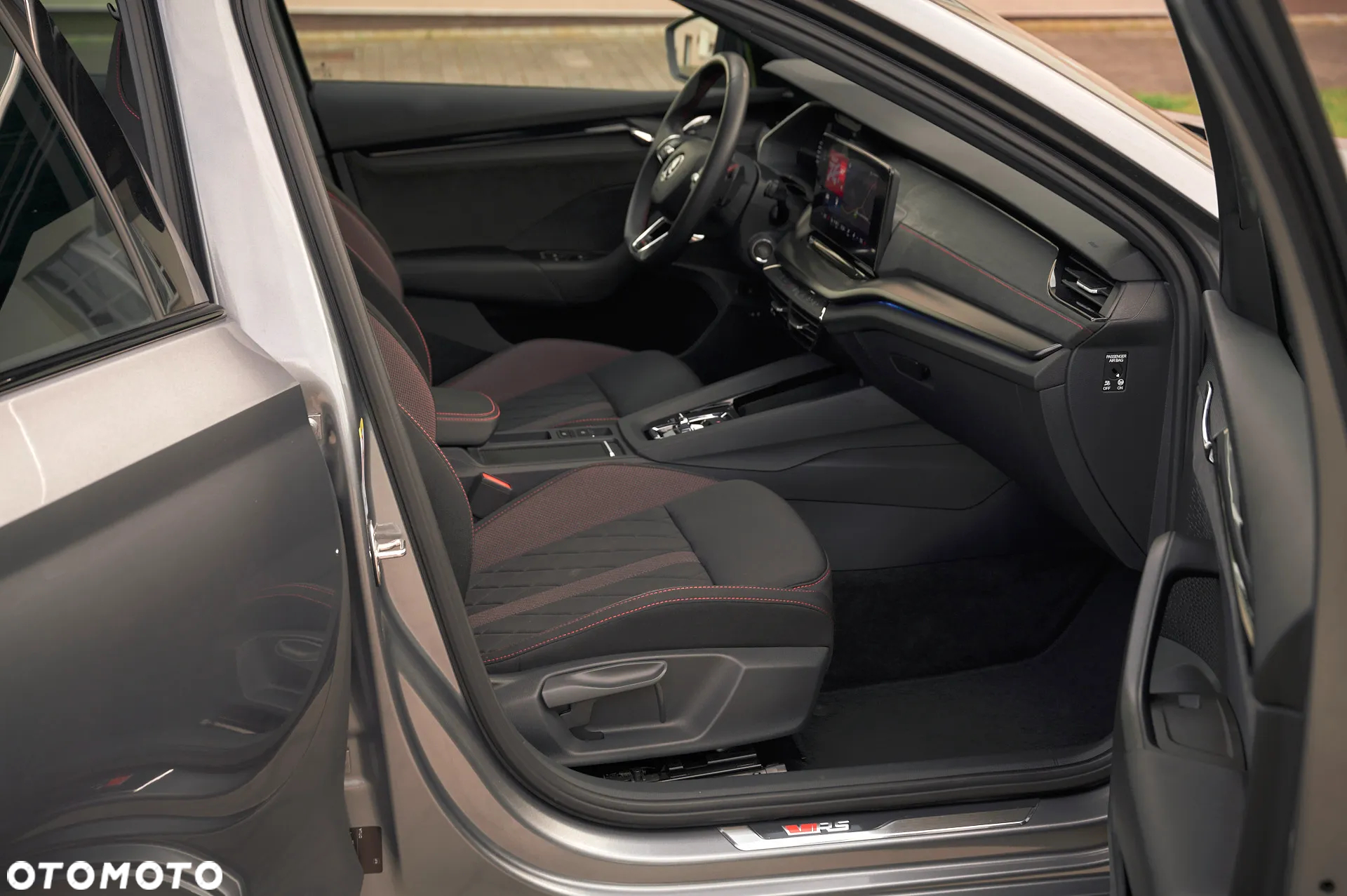 Skoda Octavia Combi 2.0 TDI DSG RS - 23
