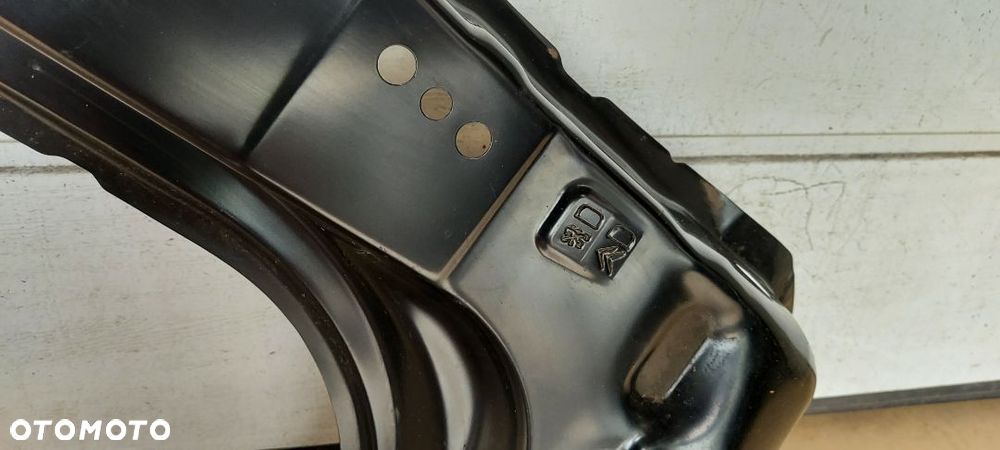 Słupek poszycie prawy przód Citroen C1 Peugeot 107 - 3