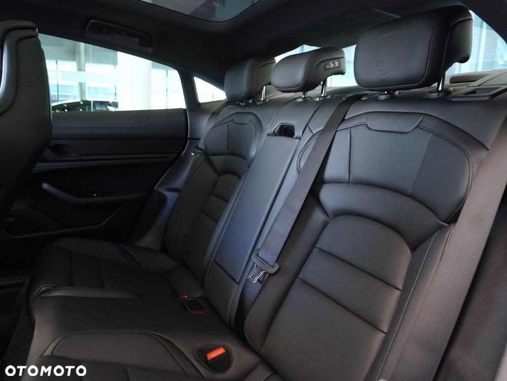Porsche Taycan 105kWh 4 - 35