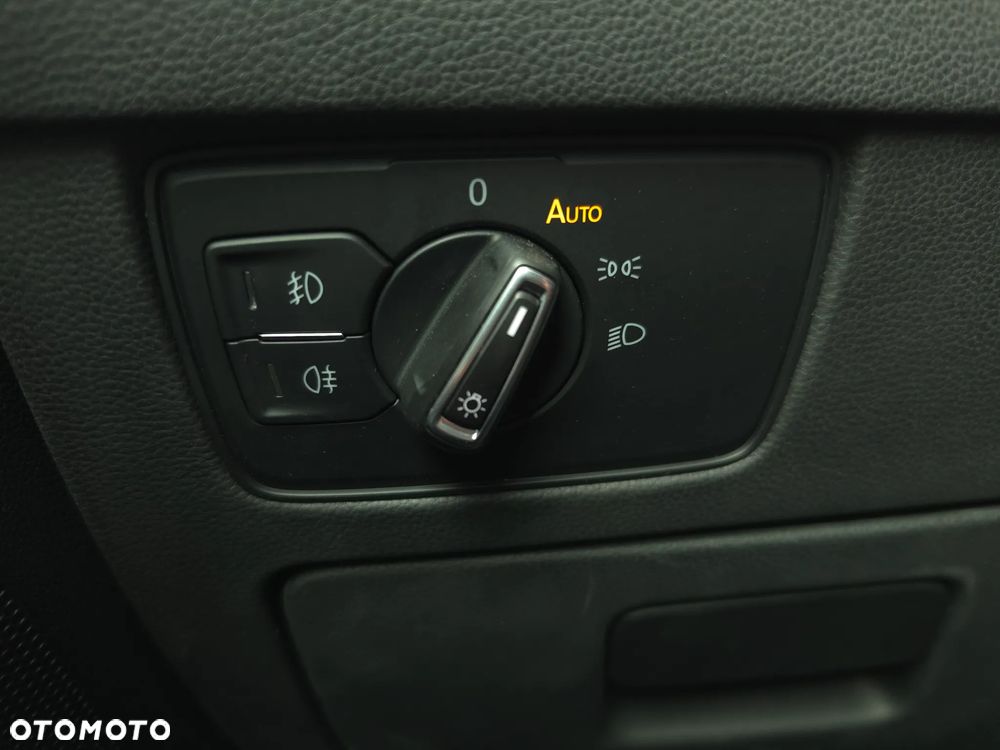 Volkswagen Passat 1.5 TSI EVO Business - 37