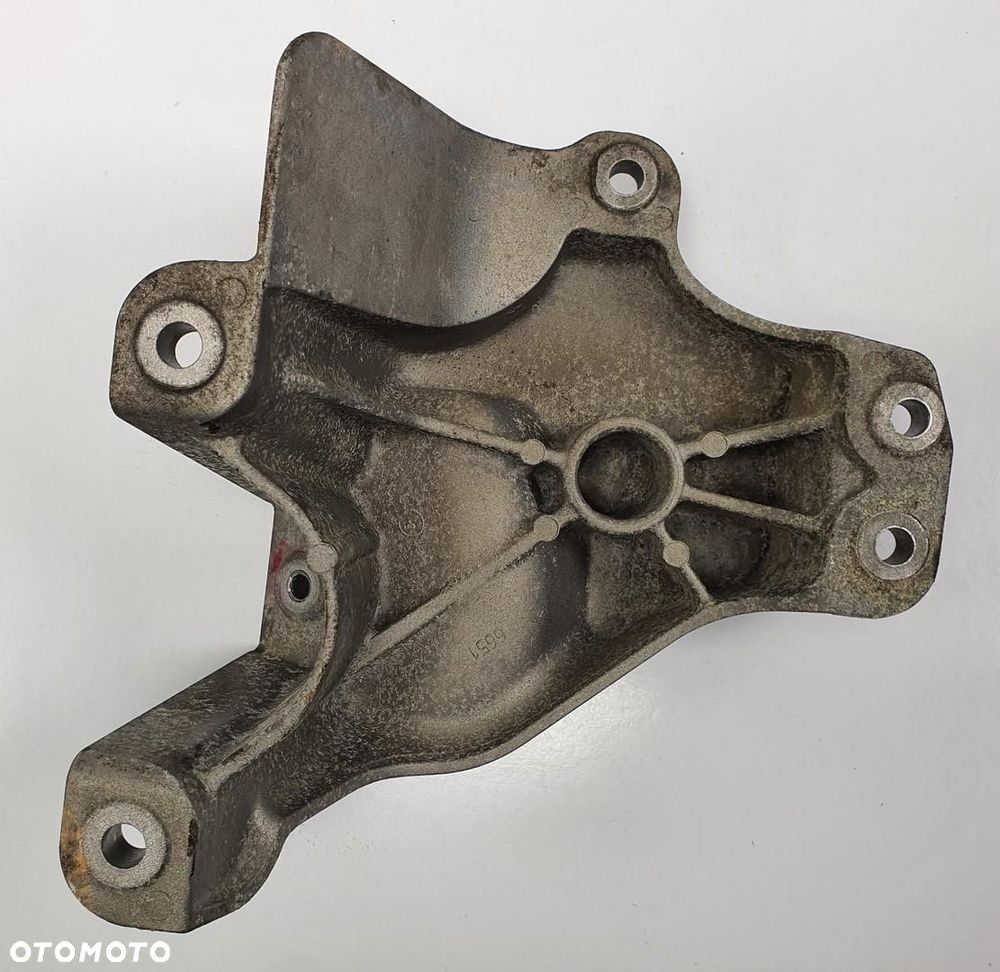 ŁAPA SILNIKA VW PASSAT B5 W8 07D199306C - 3