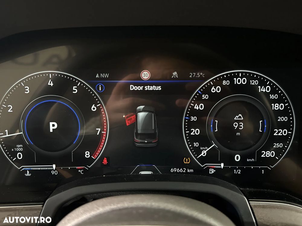 Volkswagen Touareg - 11